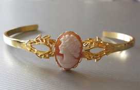 Circa 1940 hand carved shell & Greek ornament. Gold gilded Italian Bracelet.