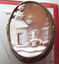 Woman with goat near country houses light sardonyx shell. in the Gold or Gold gilded Brooch Circa 1875