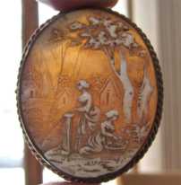 Victorian country life scene - 2 women fishing & collecting berries . Detailed Sardonyx shell in Gold/Gold plated Brooch circa 1885.