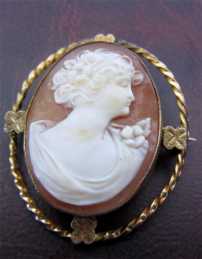 Shell Cameo 12K Gold or GF Brooch Twisted Double Bezel. Circa 1930