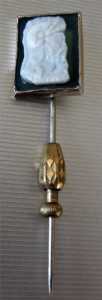 Antique Gold Hard Carved Stone Green Agate Cameo Stick Pin of a Roman Soldier circa 1915.