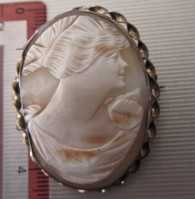 Stylish Art Deco hand carved Coach shell Unmarked Gold filled rope twisted brooch