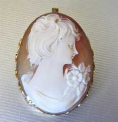 Finely carved pretty girl portrait - shell signed by the Artist Quality Gold filled brooch/pendant.