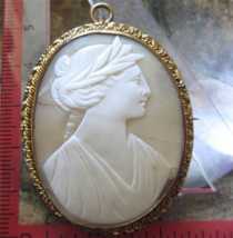 Image of woman in wreath - early Victorian circa 1850 Carved shell in the Gold or Gold plated brooch/pendant