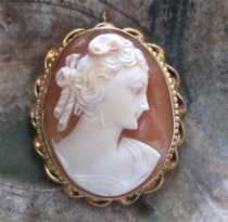 Circa 1935 Quality vintage portrait of the young Beauty Hand carved shell in the marked Gold filled brooch/pendant
