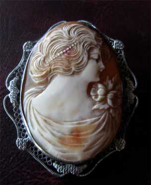Circa 1925 12K White Gold Plated Hand Carved Shell Cameo Filigree Frame!
