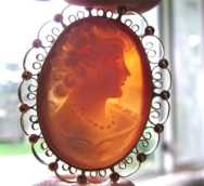 Well carved carnelian shell - woman’s head from 1930th Marked filigree Gold filled brooch/pendant