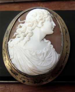 Huge Old Vintage Ornate Sardonyx Shell Cameo. French Brooch 1830 circa. Vermeil. Museum Quality