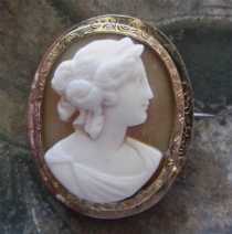 Victorian Antique shell Quality carved Classic Roman profile Gold Plated British Brooch circa 1880