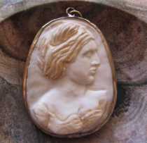 Maria Scladovska-Cury masterly carved shell profile Pinchbeck pendant portrait