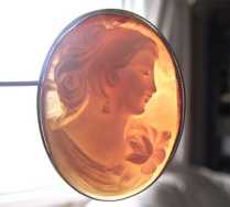 Well hand carved Carnelian shell girls profile circa 1960 Italian Gold washed 800 Silver Brooch/Pendant.