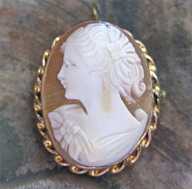 Great carved young girl profile - vintage from 1930th. Marked Gold filled petite pendant/brooch