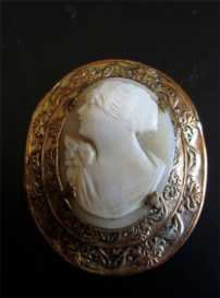 3 layered Gold plated Big Brooch in good condition. Circa 1915