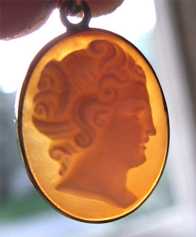 Well carved Classic - Antique from 1880-1910. Petite Gold/Gold filled pendant. Hallmarked but hard to read