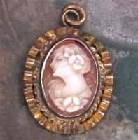 Vintage carved between 1935-1945 10K Yellow GF Pendant & Marked Van Dell 12K Yellow Gold Filled Clips/Earrings.