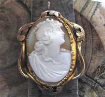 Nicely carved Goddess Diana - Huge Victorian shell circa 1890 Art Nouveau unmarked Pinchbeck(?)/Gold plated brooch.