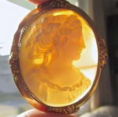 Great quality Sardonyx shell carving - young woman profile Early Victorian Big Gold/Gold plated brooch circa 1875.