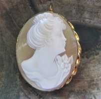 Big hand carved profile profile shell, signed by the Artist. Marked Gold filled twisted rope brooch/pendant. Circa 1915-1935