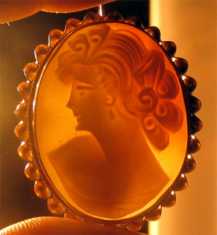 Portrait of Lovely woman 12K GF Brooch/Pendant Cameo Hand carved in 1960