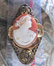 Carved Edwardian shell - Diamond shape brooch from the 1910 - 1930 Unmarked Huge Gold metal decorative jewelry. Need some cleaning