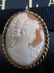Hand crafted Ladies portrait 12K GF Brooch/Pendant Cameo Carnelian Shell circa 1940