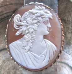 Victorian Bacchante circa 1880 - Great carving shell. Huge Gold Filled twisted rope Brooch