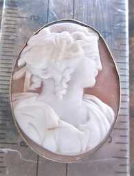 Georgian/Victorian carved sardonyx shell Cameo Signed by Author In the Pinchbeck/Gold covered metal from the 1810-1850