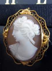 Pretty Hand carved Sardonyx Shell Cameo Filigree 12K Gold Filled (marked) Bezel Brooch & Pendant. Circa 1915