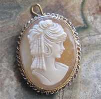 Great Italian hand carved profile light Conch shell. Circa 1975 Vermeil Gold washed Silver brooch/pendant.