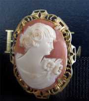 Nice Hand carved Cameo Gold Filled Brooch Signed by Author 1920-nies