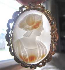 Museum Quality Victorian shell carving in the 1850-1875. Huge Gold Plated Brooch with the safety chain.