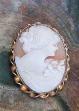 Well Hand carved & signed Conch shell. Gold Filled Pendant circa 1925-1945.