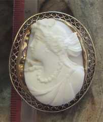 Well hand carved Angel Skin Coral - circa 1895 Victorian Beauty. Big unmarked filigree Gold(?)/Gold filled(?) brooch.