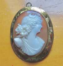 Quality carved/signed shell Selena/Luna Goddess circa 1910th Gold(?)/Gold Filled Pendant/Brooch- from UK Auction.