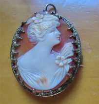 Superiorly hand carved/signed Edwardian Shell 1910th - 1920th. Set in Decorative Gold(?)/Gold filled brooch/pendant.