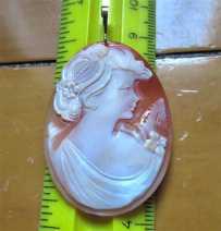 Hand carved/signed profile 1980th collection Italian beauty Shell with 14K Gold(?)/GF loop from Torre dell Greco.