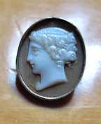 (L) Hand carved Sardonyx shell 1890-1910 Classic. Unmarked Gold Plated(?) Victorian brooch.
