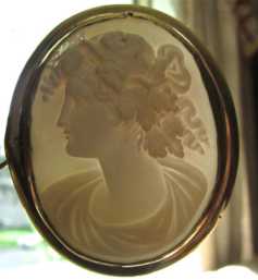Classic Bacchante. Museum Quality monochromic shell carving Gold gilded Brooch Cameo. Circa 1905