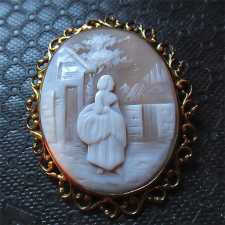 Well carved big Victorian Sardonyx shell Rebekah at the wail. Gold(?)/Gold Plated(?) Brooch/Pendant circa 1870-1890.