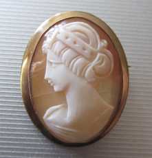 Nice Art Deco Cameo Gold Filled Brooch/Pendant Light carnelian Shell. Stylish girl circa 1925.