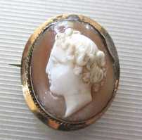 Sardonyx Brooch circa 1860 Gold or Gold gilded From Paris, France Estate sale