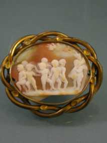 Antique Victorian Shell Cameo Brooch pin Dancing Cherubs