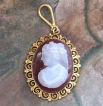 Carved Museum Quality Victorian Red Agate stone 1870-1880 In Marked 14K/Tested 18+K Yellow Gold Pendant.