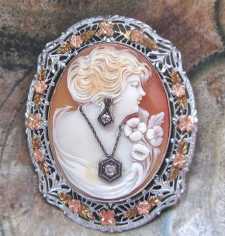 Outstanding Museum Quality carving Carnelian shell. Circa 1930th 3 colors 10K Gold Large filigree Brooch with two Diamonds.