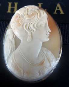 Stylish Art Deco 14K (marked) Gold Pendant / Brooch Huge Carnelian Shell circa 1925