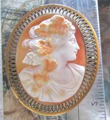 Huge Art Nouveau Great multi colored shell - Bacchante priestess Unmarked/tested 10K Yellow Gold filigree Brooch from the 1910th.