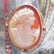 Well carved Victorian circa 1890-1910 - Selena Goddess of Moon Hallmarked 10K Yellow Gold filigree Brooch/Pendant. Signed
