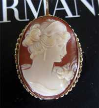 Nice hand carved Carnelian Shell signed by Author Cameo 10K solid Yellow Gold Brooch & Pendant