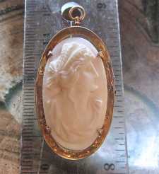 Edwardian Goddess Ceres - Greatly carved Angel Skin stone 10K Yellow Gold Brooch/Pendant from 1910th