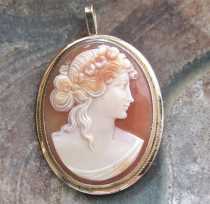 Hand carved Classic beauty multi colored carnelian shell from Italy Museum Quality marked & tested 14K Yellow Gold brooch/pendant
